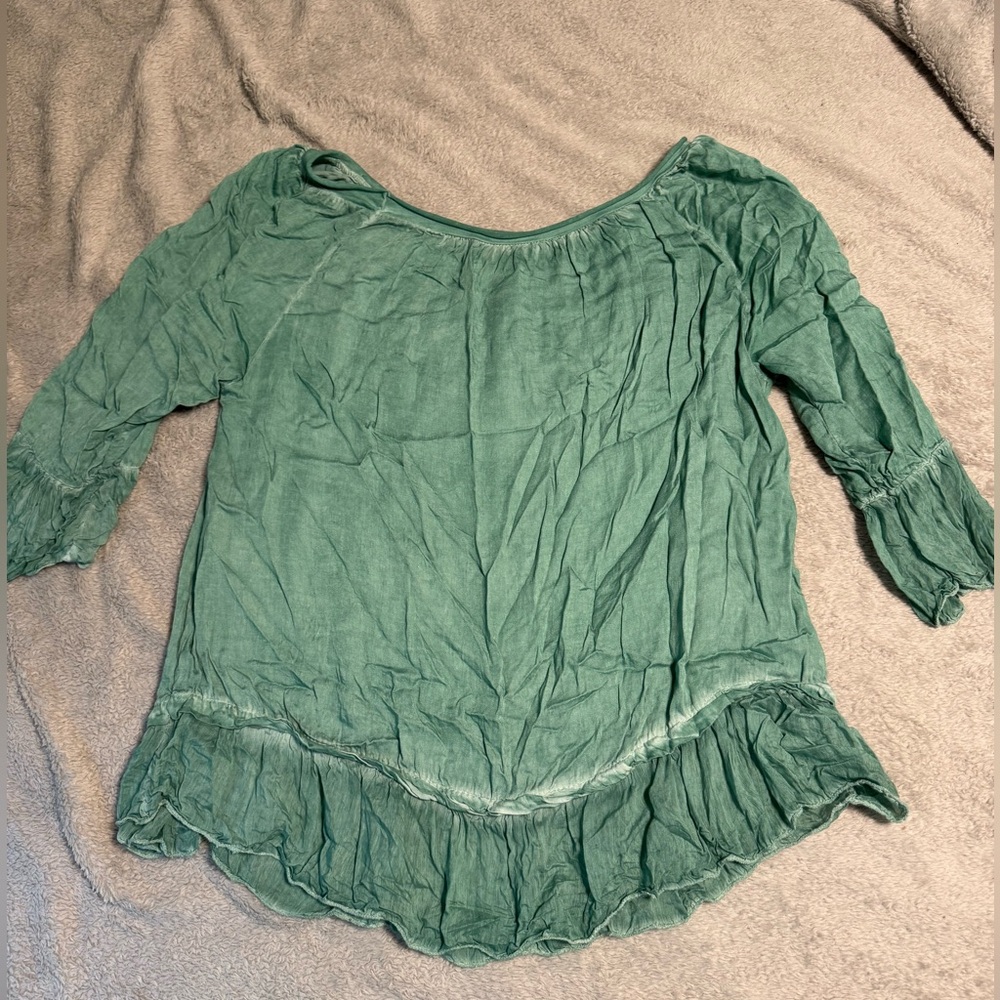 Made in Italy 🇮🇹 100% viscose dyed top.